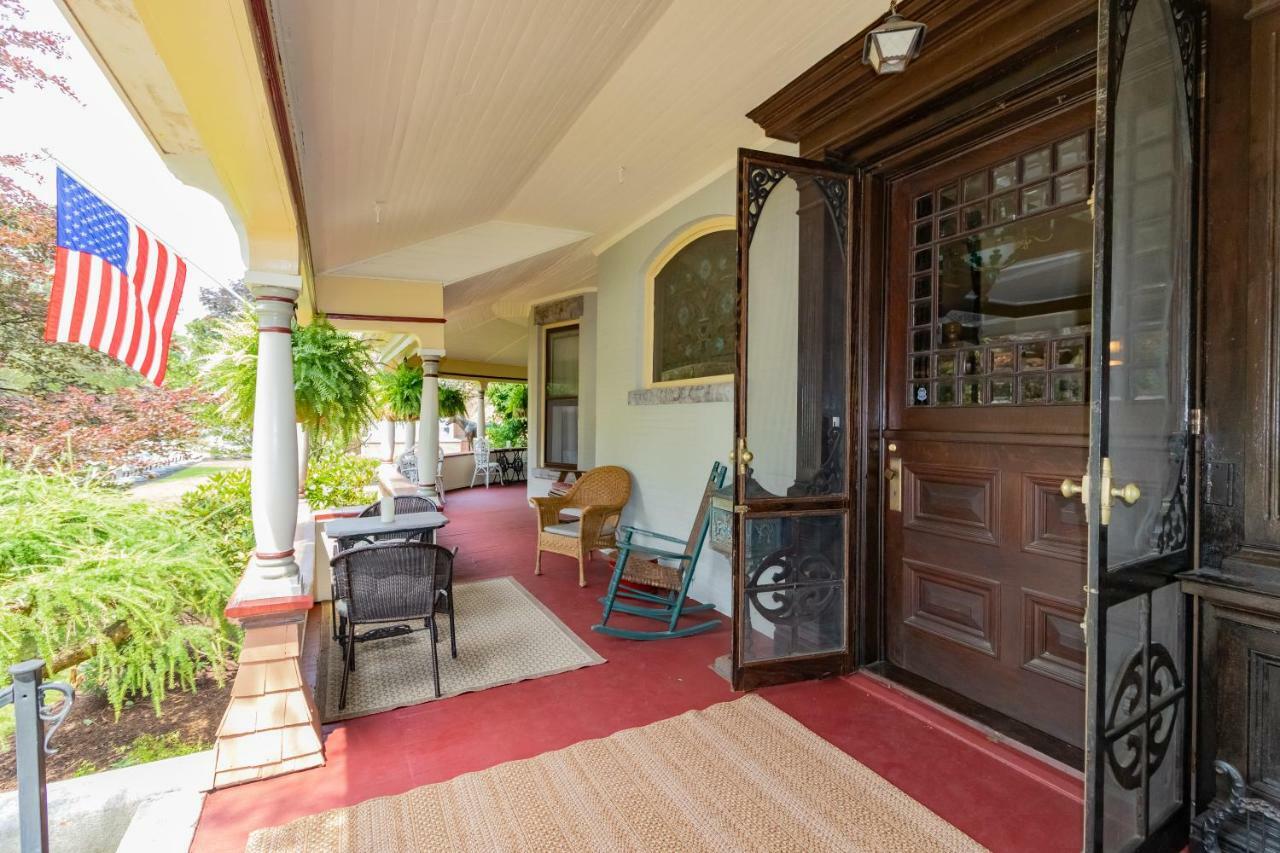 Saratoga Dreams Bed And Breakfast Саратога Спрингс Екстериор снимка
