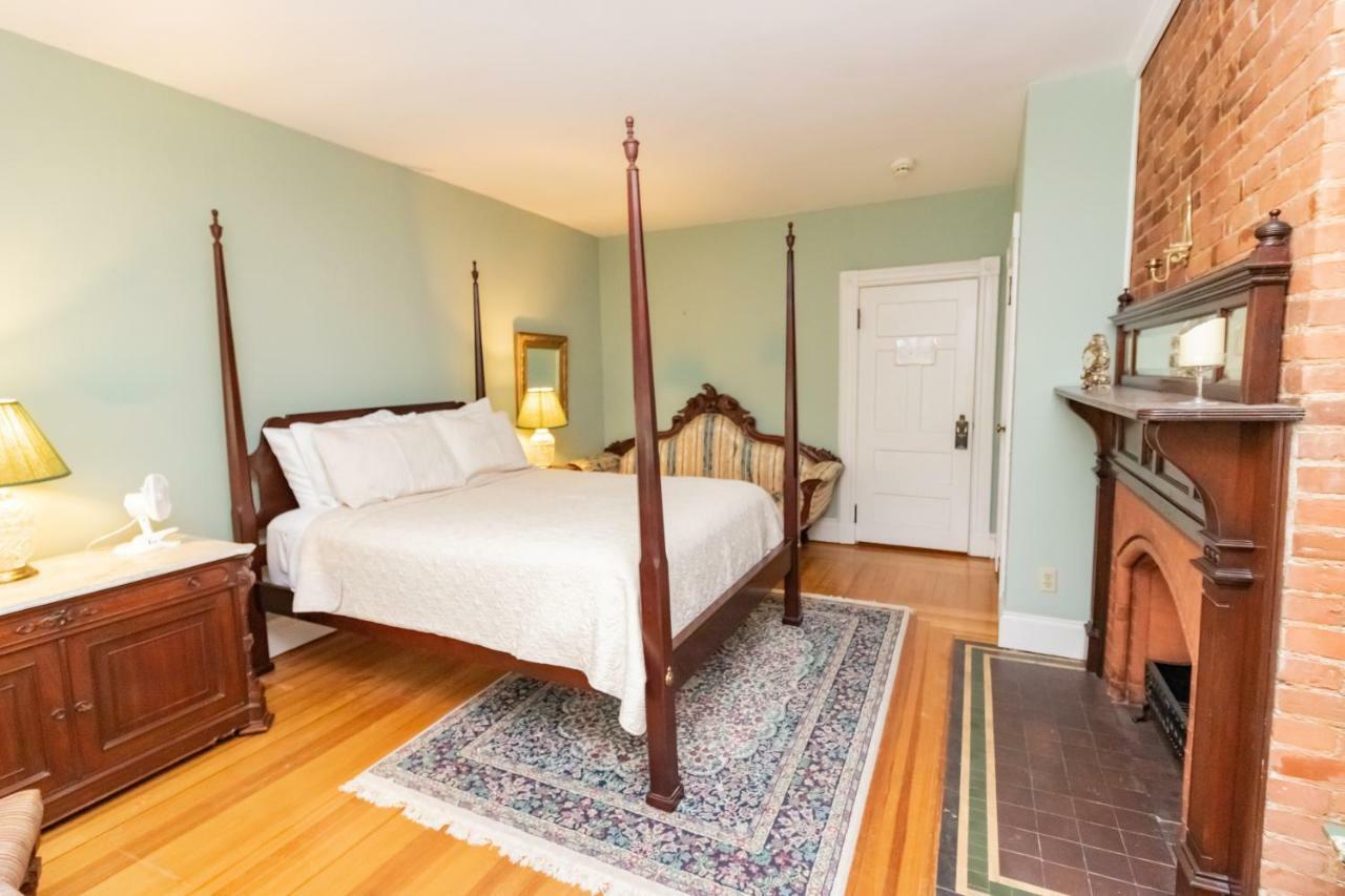 Saratoga Dreams Bed And Breakfast Саратога Спрингс Стая снимка